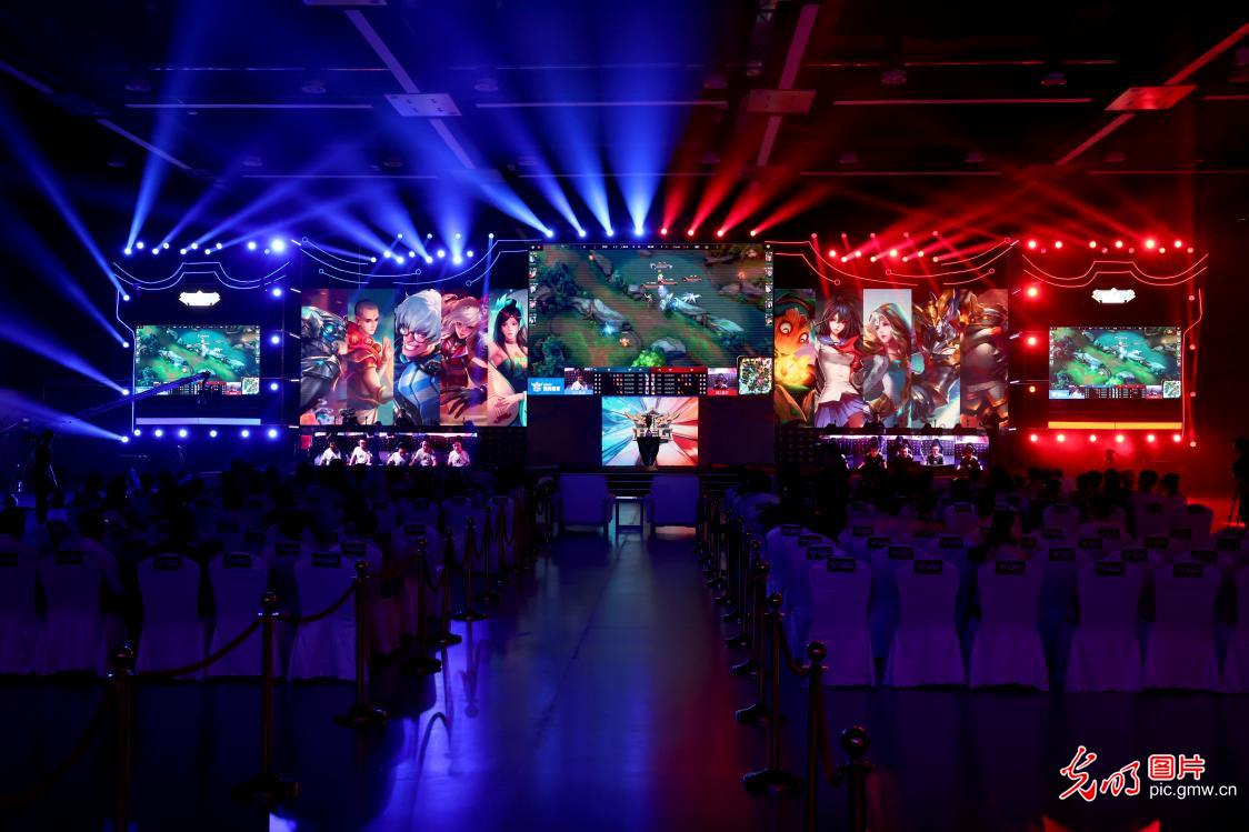 在这个背景 在这个背景