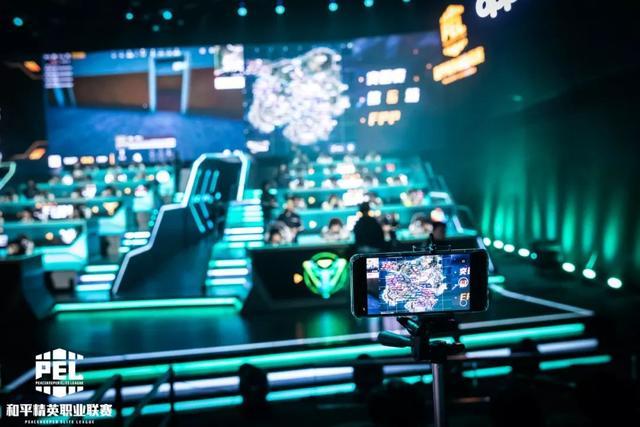 他用稳定的 他用稳定的