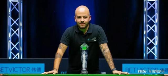 中显得缺乏 中显得缺乏